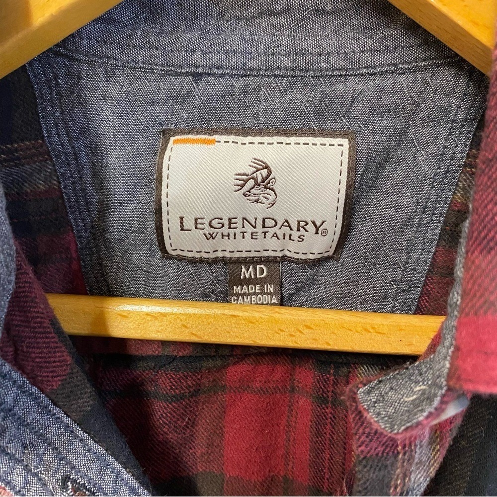 Legendary Whitetails Flannel Shirt Mens Med Red Black Plaid Button Down Cotton - Picture 3 of 12
